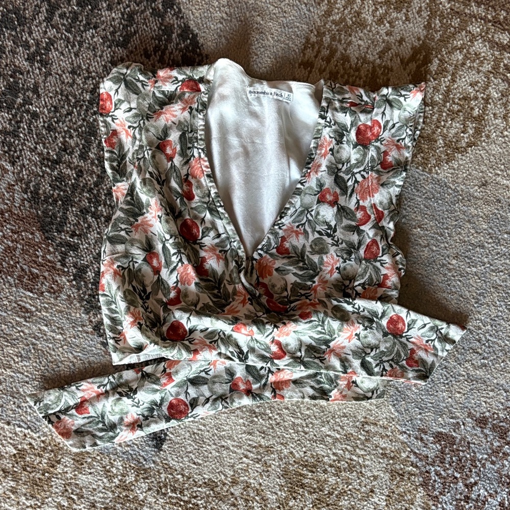 Abercrombie & Fitch Floral Wrap Top XS Red Green V Neck Tie Waist Blouse